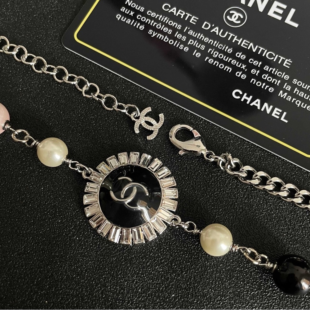 CHANEL Silver and Black Pearl Necklace - Picture 6 of 8